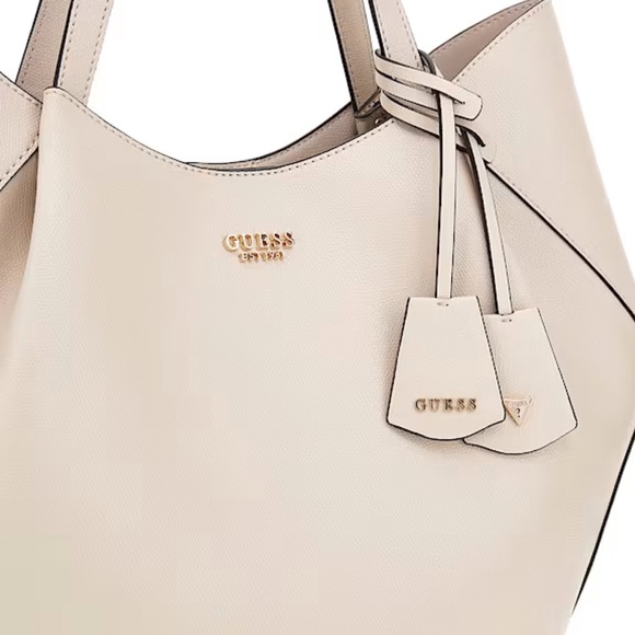 GUESS SET - Picture 8 of 15